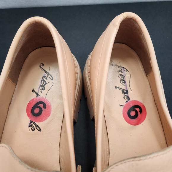 Free People Lyra Lug Sole Loafer Shoes Peach 36.5 Grunge Classic Office - Picture 3 of 10